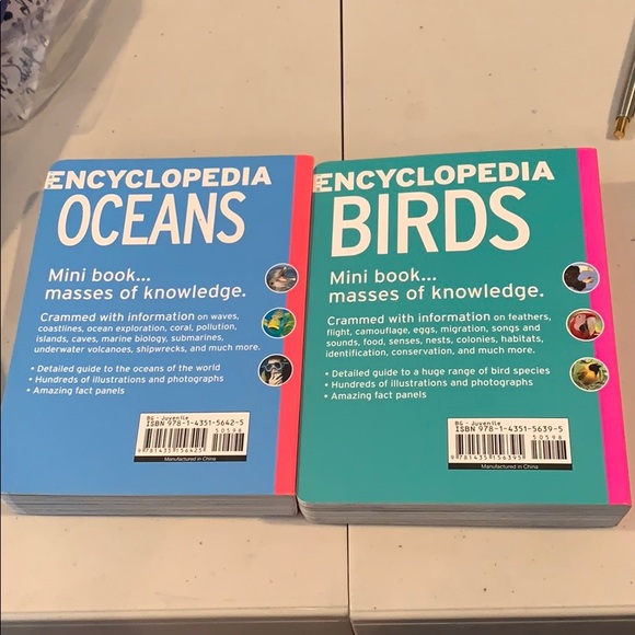 NWT 2 coffee table books , encyclopedia of birds & oceans - Picture 4 of 6